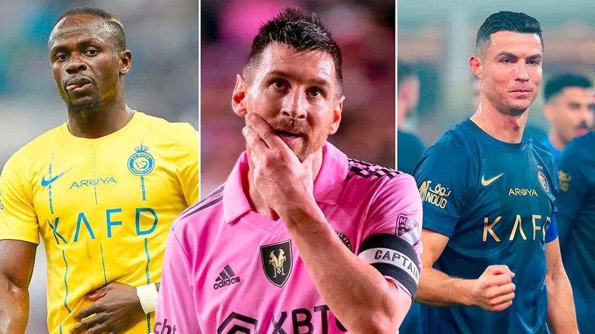 Cristiano Ronaldo và Lionel Messi nằm trong Top 10 cầu thủ được trả lương cao nhất thế giới.