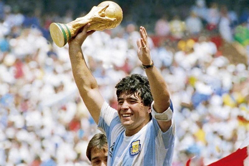 Diego Maradona, cầu thủ vĩ đại của Argentina