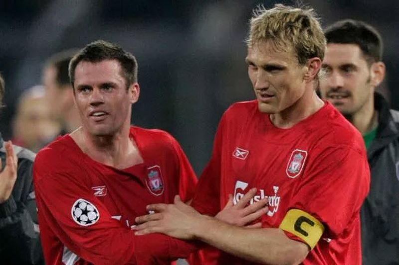 Jamie Carragher và Sami Hyypia trong màu áo Liverpool