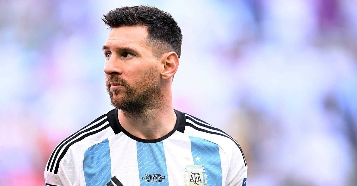 Lionel Messi rê bóng điêu luyện