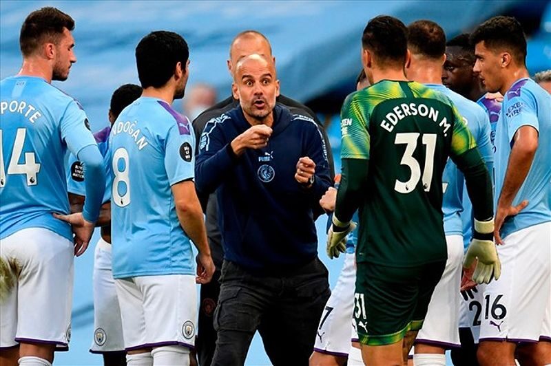 Manchester City lập kỷ lục thắng 15 trận liên tiếp