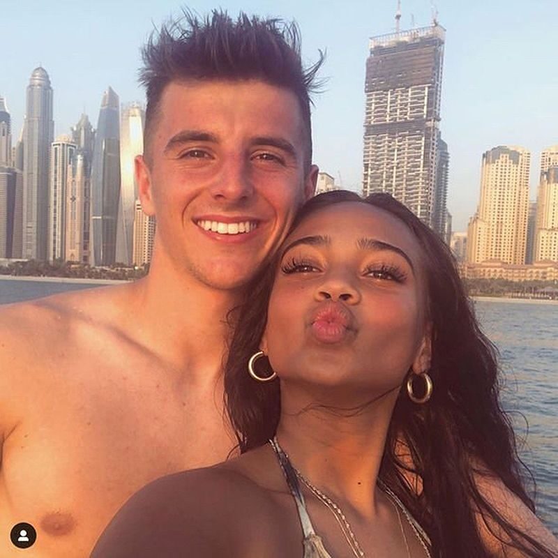 Mason Mount và bạn gái Chloe Wealleans-Watts