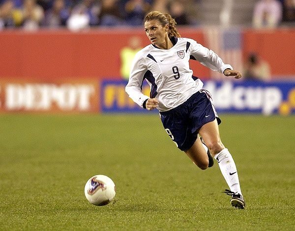 Mia Hamm - Biểu tượng bóng đá nữ Mỹ