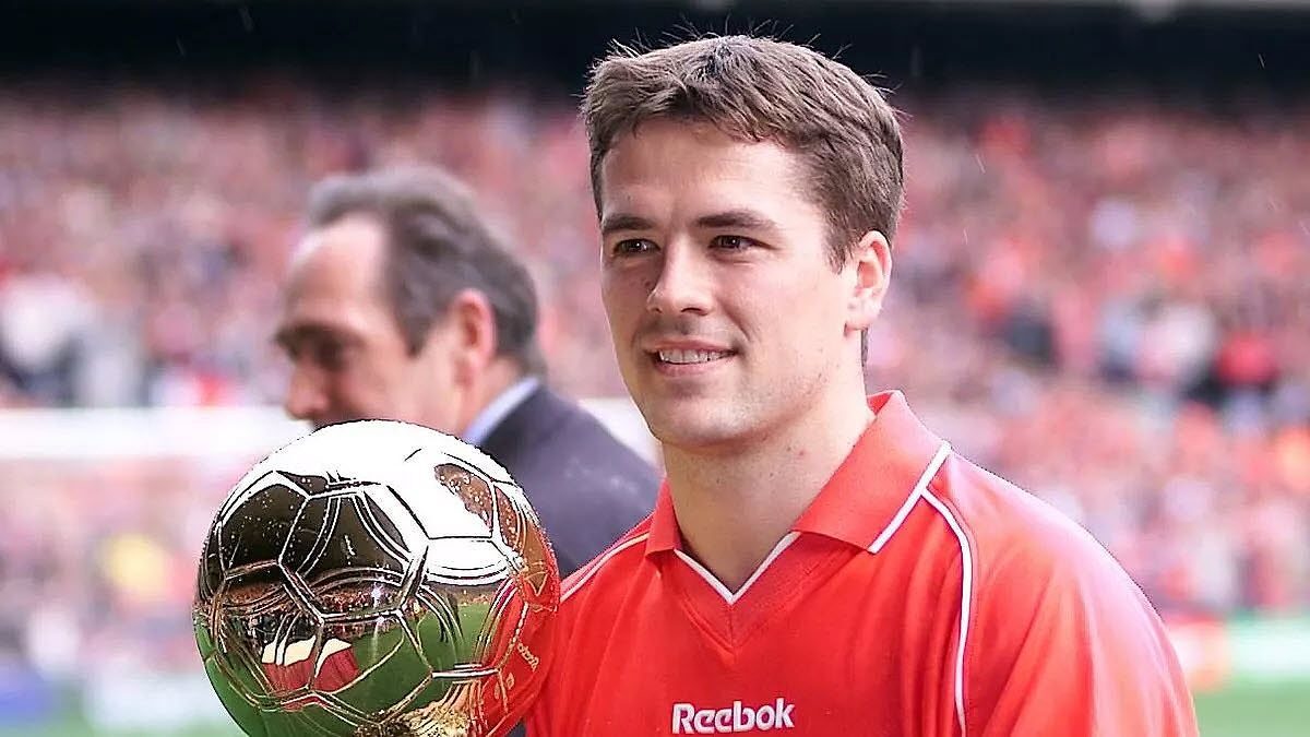 Michael Owen đoạt Quả bóng Vàng năm 2001