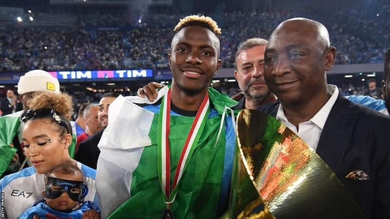 Victor Osimhen nhận giải thưởng Cầu thủ xuất sắc nhất châu Phi 2023